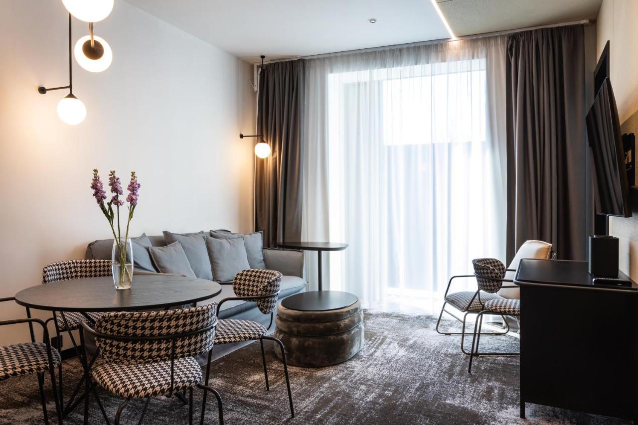 Novotel Living Almaty Jetisu Εξωτερικό φωτογραφία