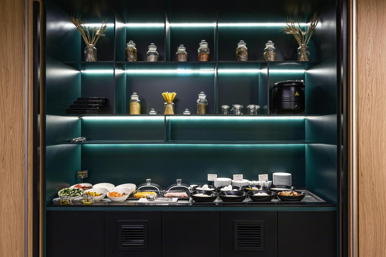 Novotel Living Almaty Jetisu Εξωτερικό φωτογραφία