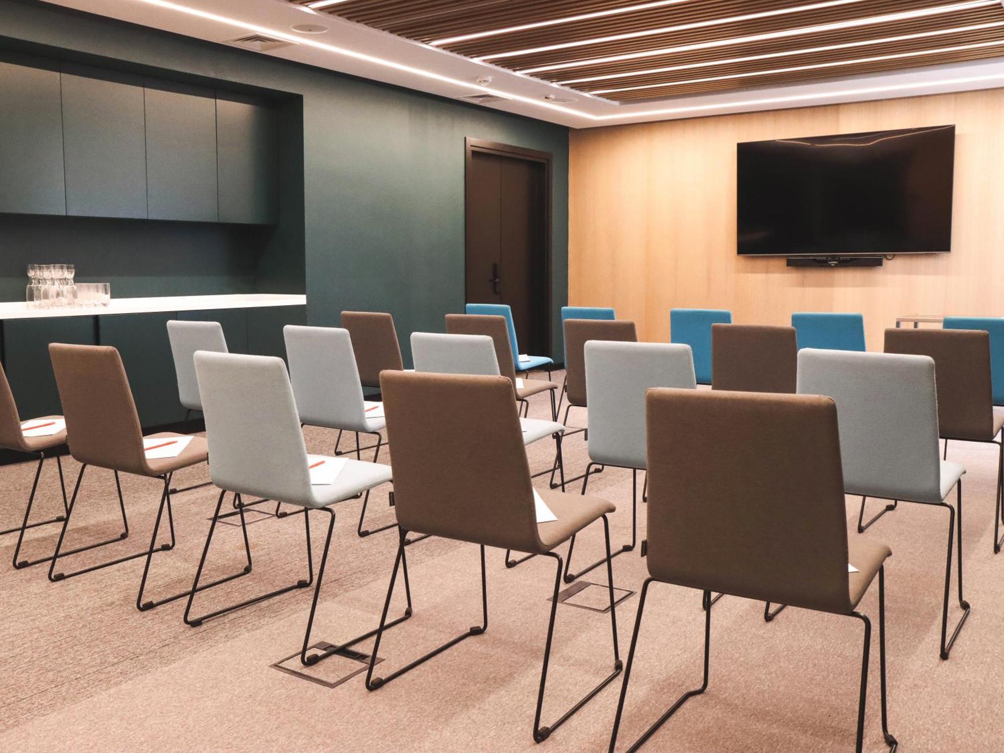 Novotel Living Almaty Jetisu Εξωτερικό φωτογραφία