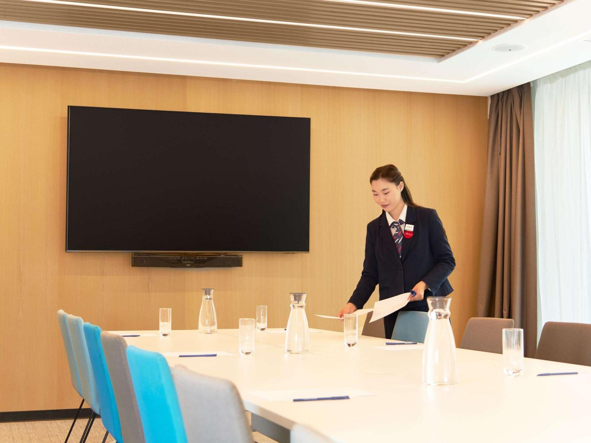 Novotel Living Almaty Jetisu Εξωτερικό φωτογραφία