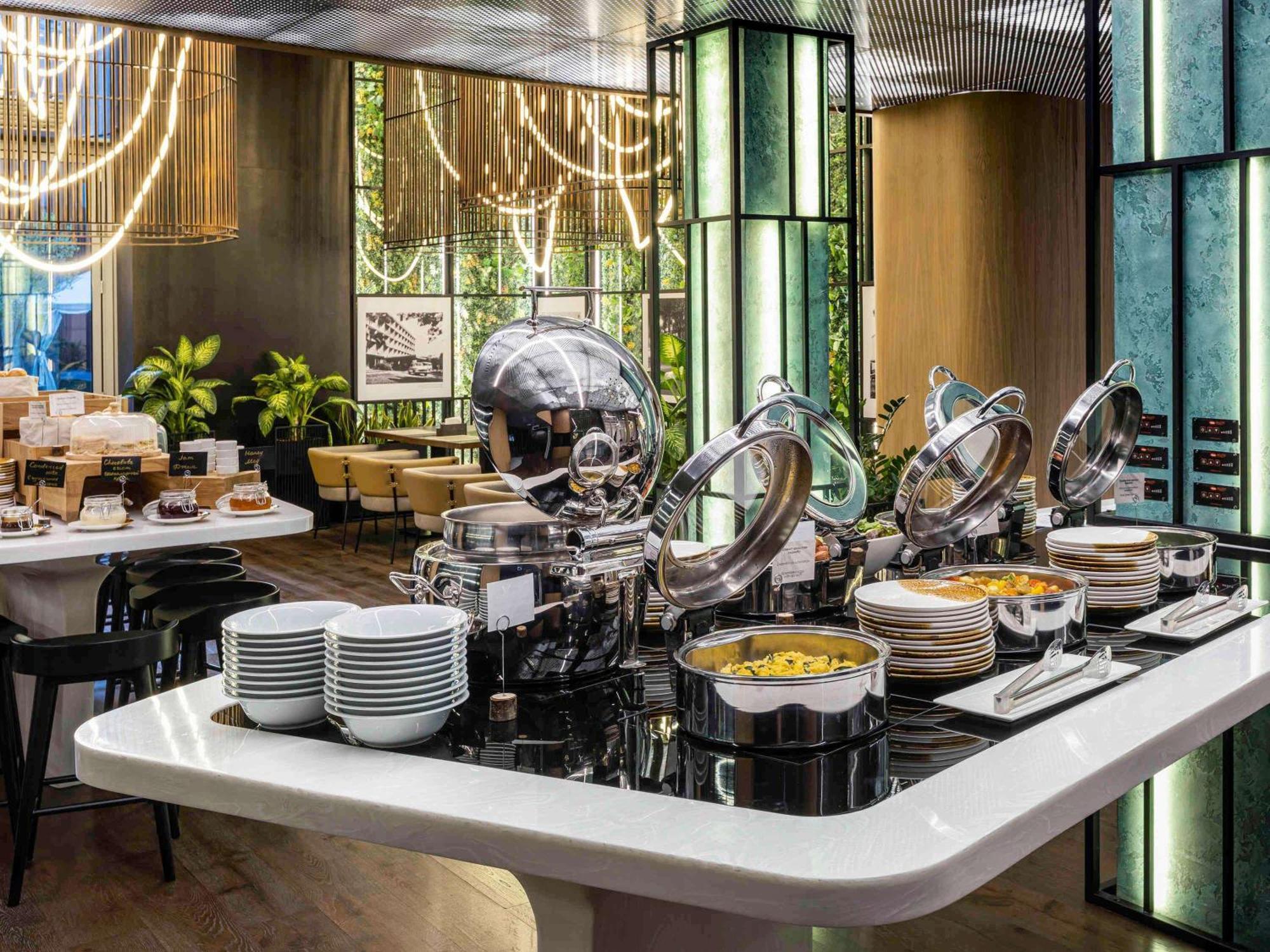 Novotel Living Almaty Jetisu Εξωτερικό φωτογραφία