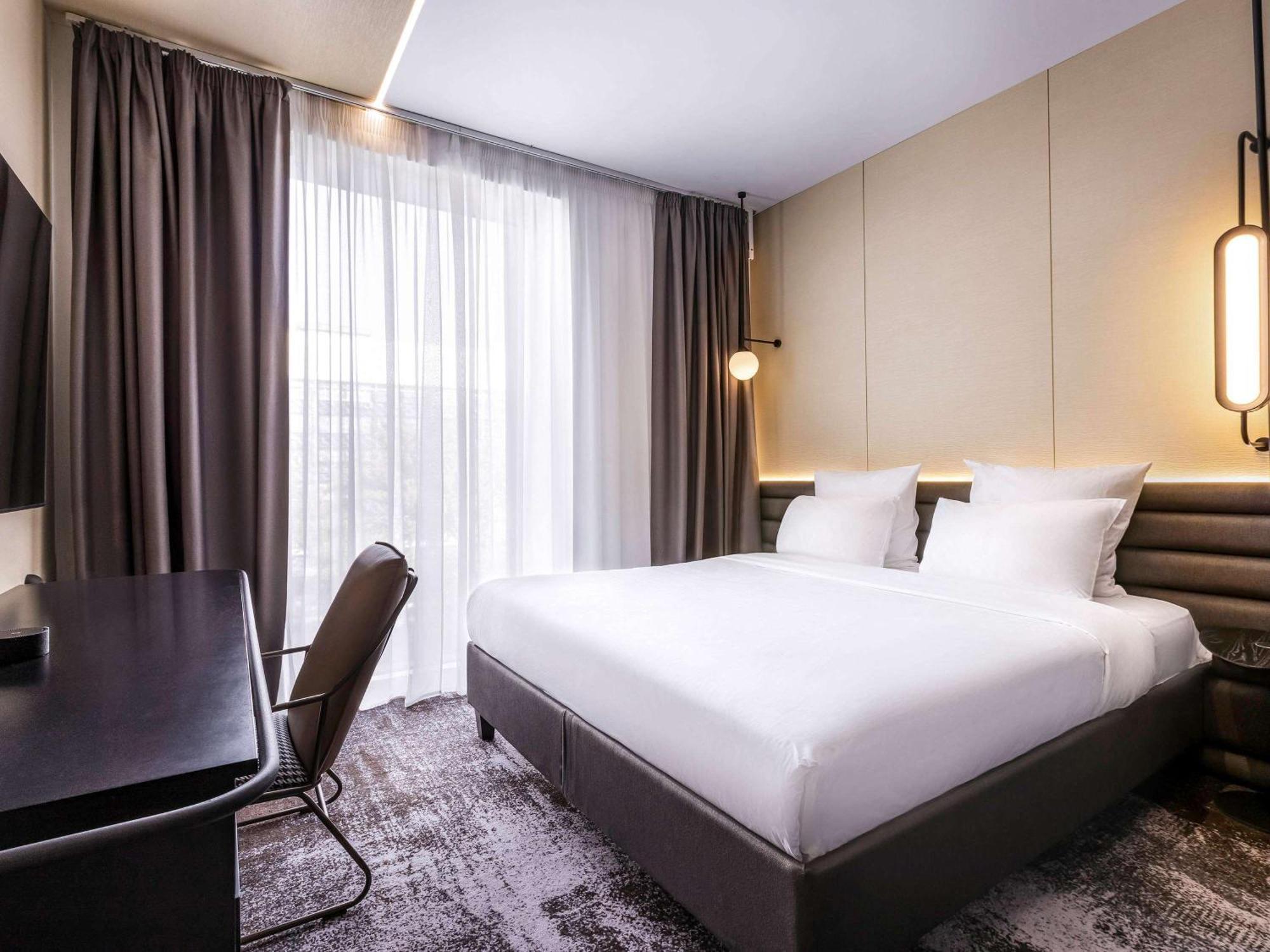 Novotel Living Almaty Jetisu Εξωτερικό φωτογραφία