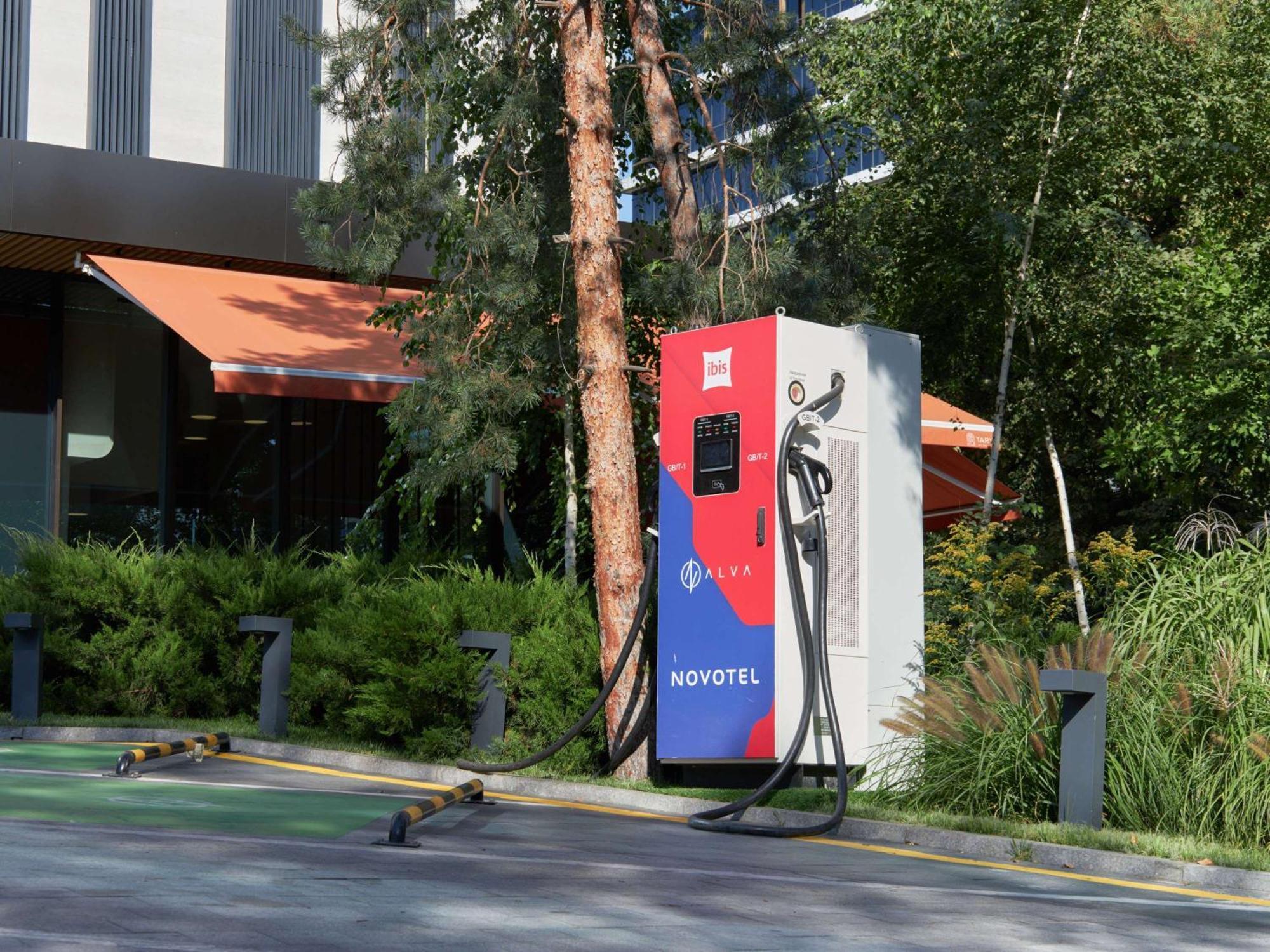 Novotel Living Almaty Jetisu Εξωτερικό φωτογραφία